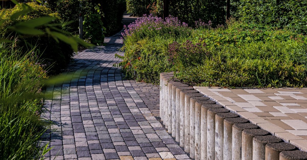 Der perfekte Unterbau für den Gartenweg: So wird Ihr Weg dauerhaft schön und stabil