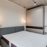 Kleine Nachttische clever auswählen: Stilvolle Ideen für mehr Platz im Schlafzimmer