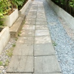 Gartenweg richtig entwässern: So bleibt Ihr Weg bei jedem Wetter trocken und sicher